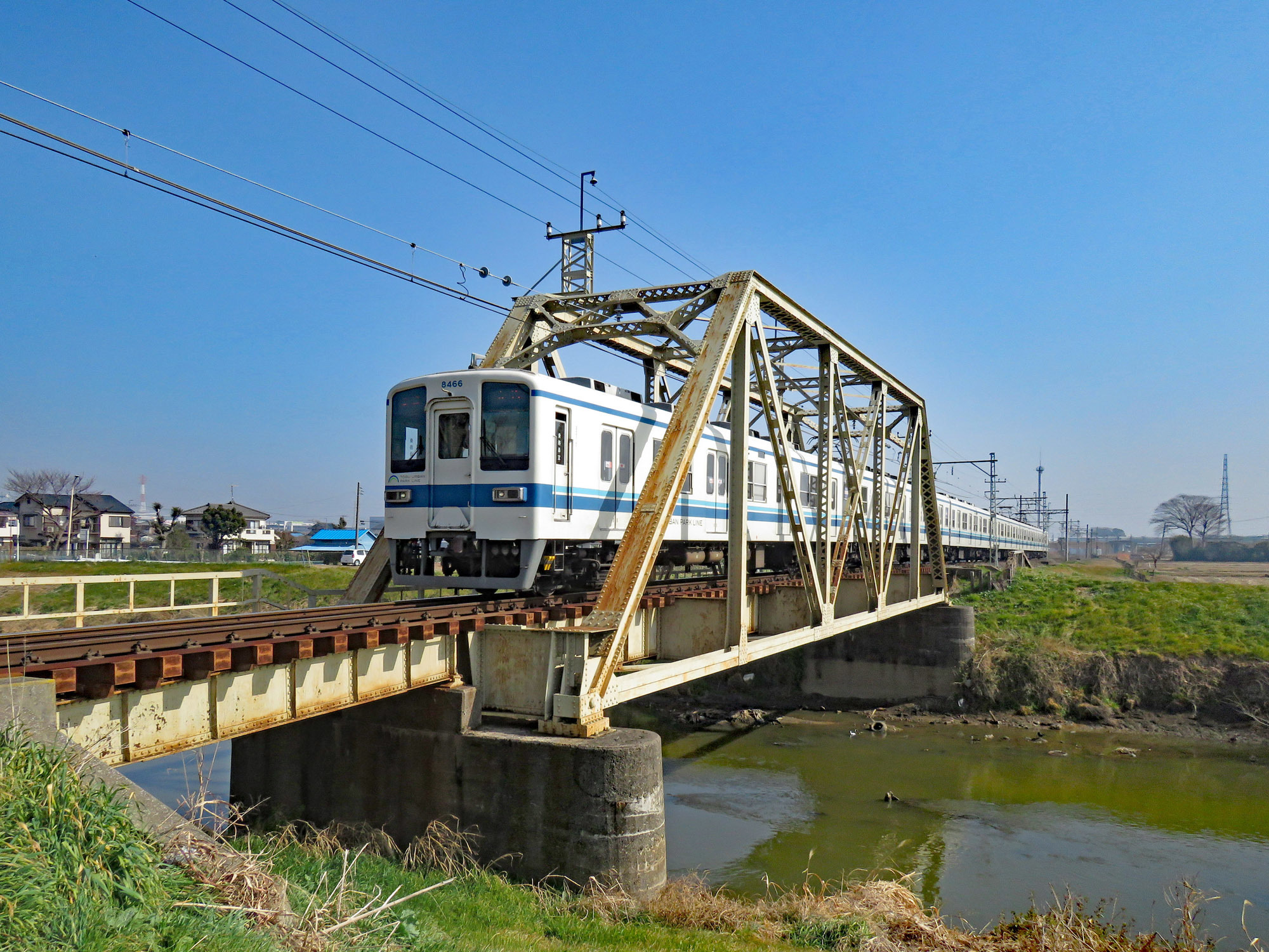 庄内古川橋梁を渡る東武野田線 (@松伏領)