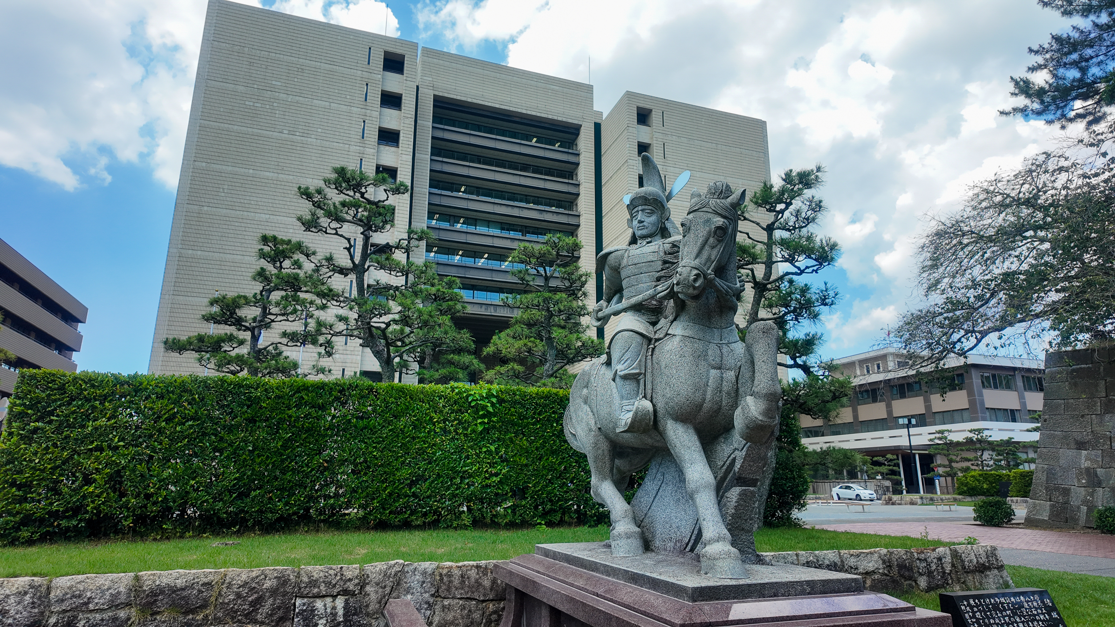 結城秀康公騎馬像